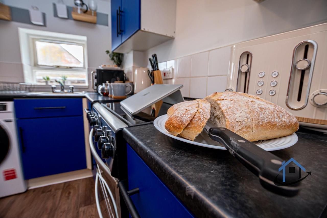 Flat 5, Super King Bed, Free Parking, Workspace, Free Wi-Fi Nottingham Exterior photo